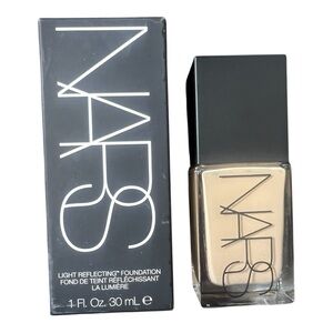 Nars Light Reflecting Foundation “Gobi” Light 3
NIB